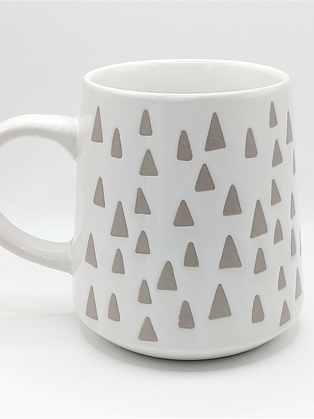 White Ceramic Mug with Taupe Triangle Pattern